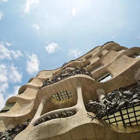 Muntanya - & One With Balcony Sagrada Familia شقة برشلونة